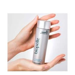 Biopelle Gel Cleanser (10% Glycolic Acid) 2 Biopelle Gel Cleanser (10% Glycolic Acid) - Image 2